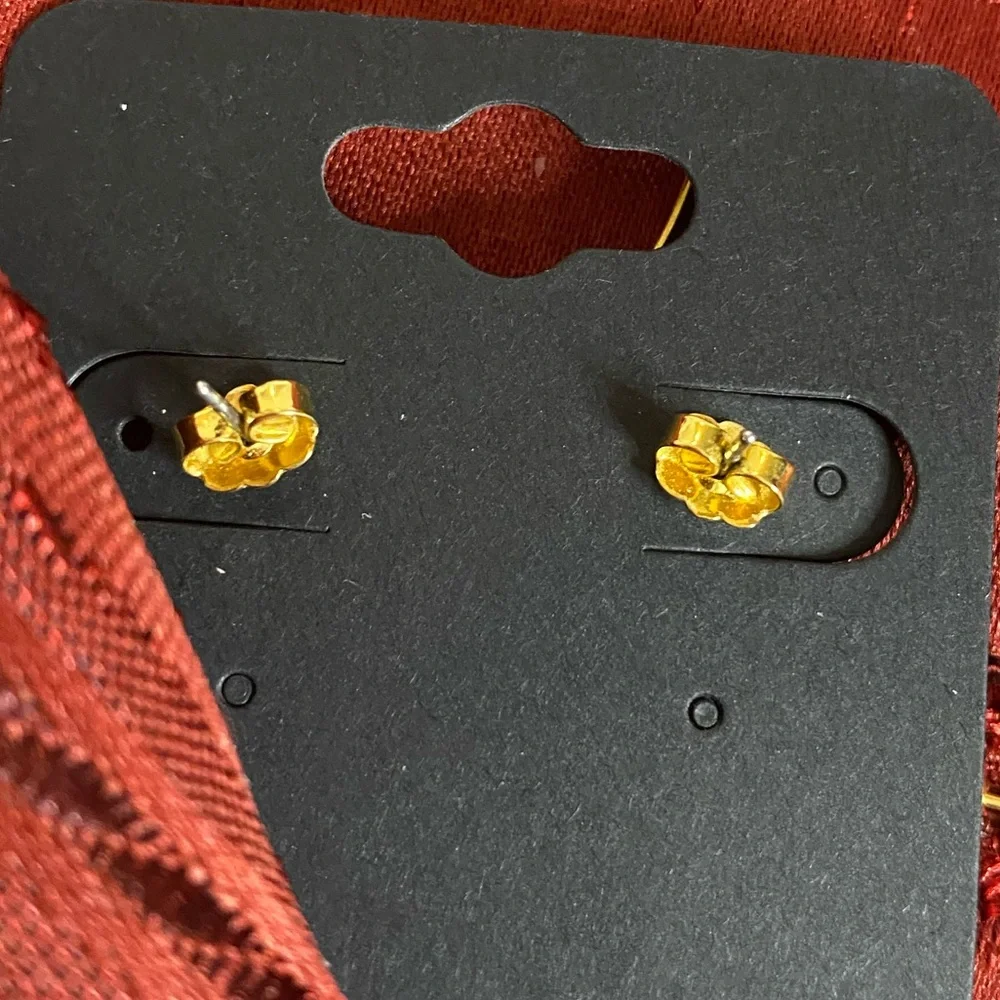 Vintage Avon Gold-tone Simulated Faux Pearl Tassel Pierced Earrings. - Picture 3 of 3